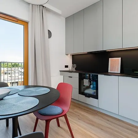 Novum Center Near The Train Station By Sun & Snow Apartment *