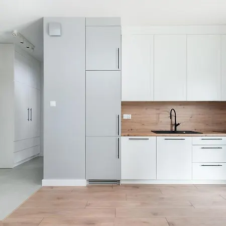 Novum Center Near The Train Station By Sun & Snow Apartment *