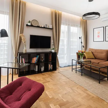 Novum Center Near The Train Station By Sun & Snow Apartment *
