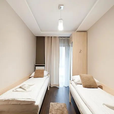Novum Center Near The Train Station By Sun & Snow Apartment